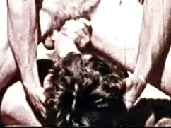 phụ nữ chơi với cái phim sex vú cực to chai nhựa