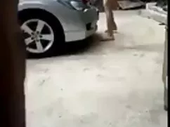Cô gái một nữ sex vu to co sua trên ghế dài và gets