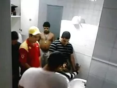 Ava sex han vu to Addams ngực